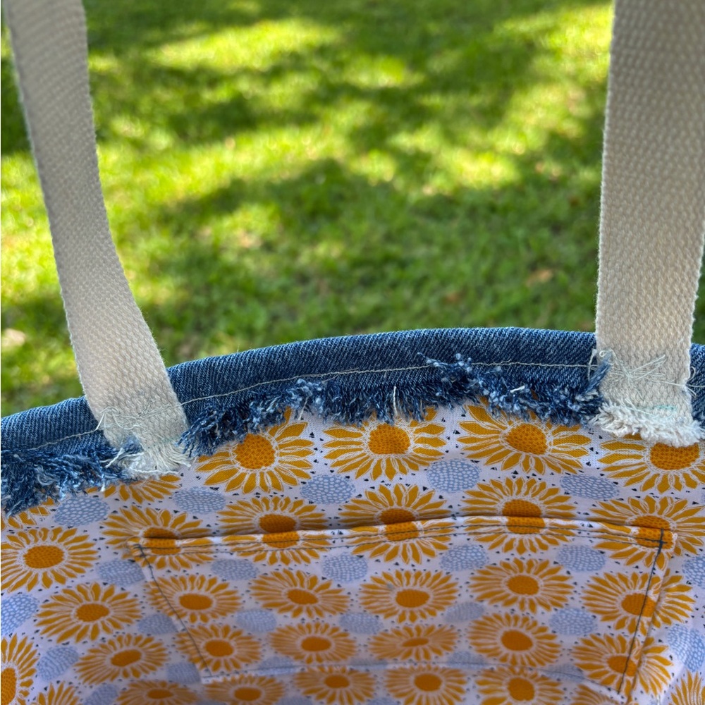 Chic Denim Tote with Lace and Daisy Accent - Picture 9 of 10